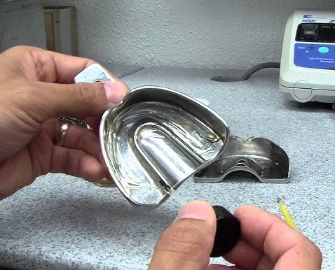 Dentsply Caulk Tray Adhesive 14ml