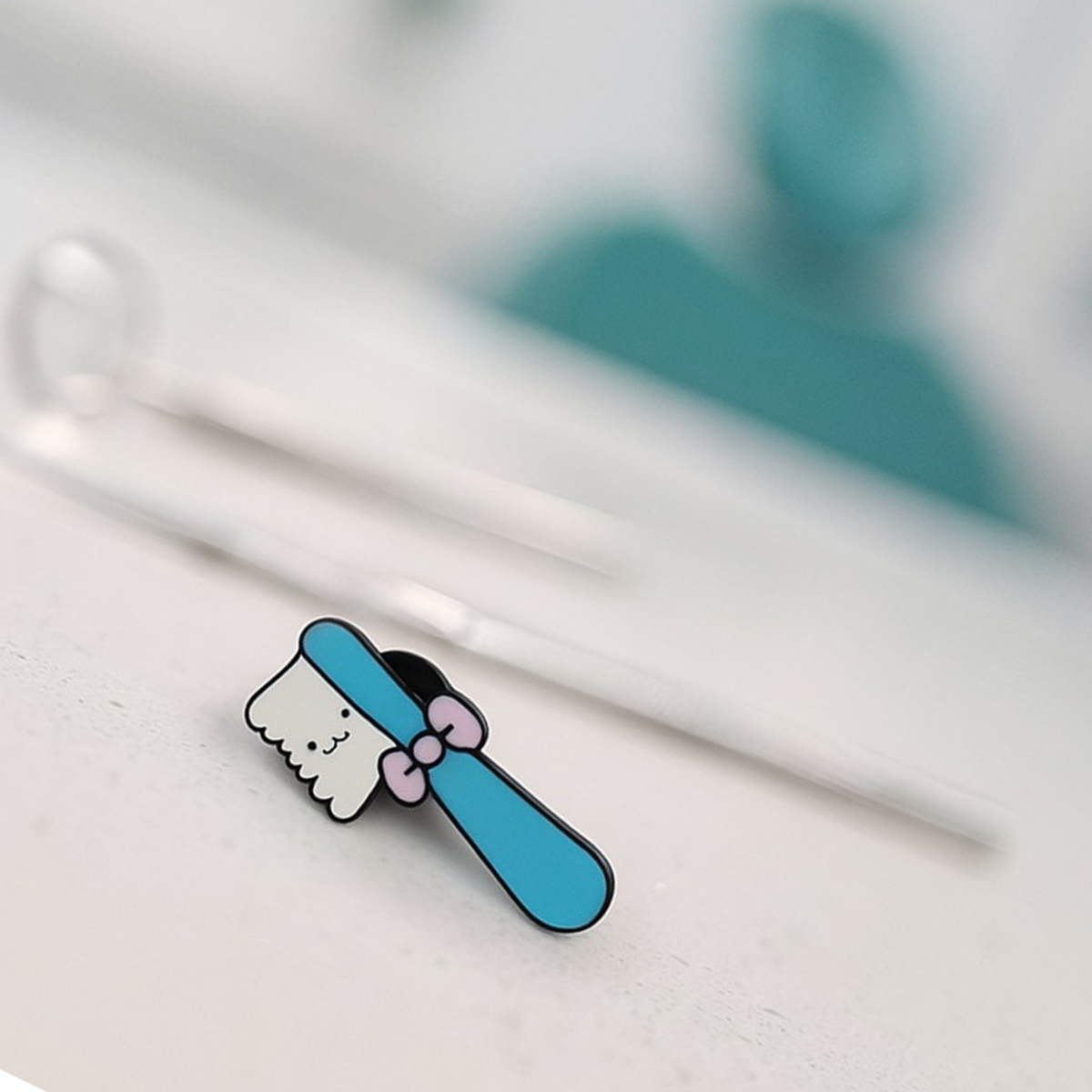 iDentical Brush Shape Brooch - Pack of 1 (ZYR-4076)