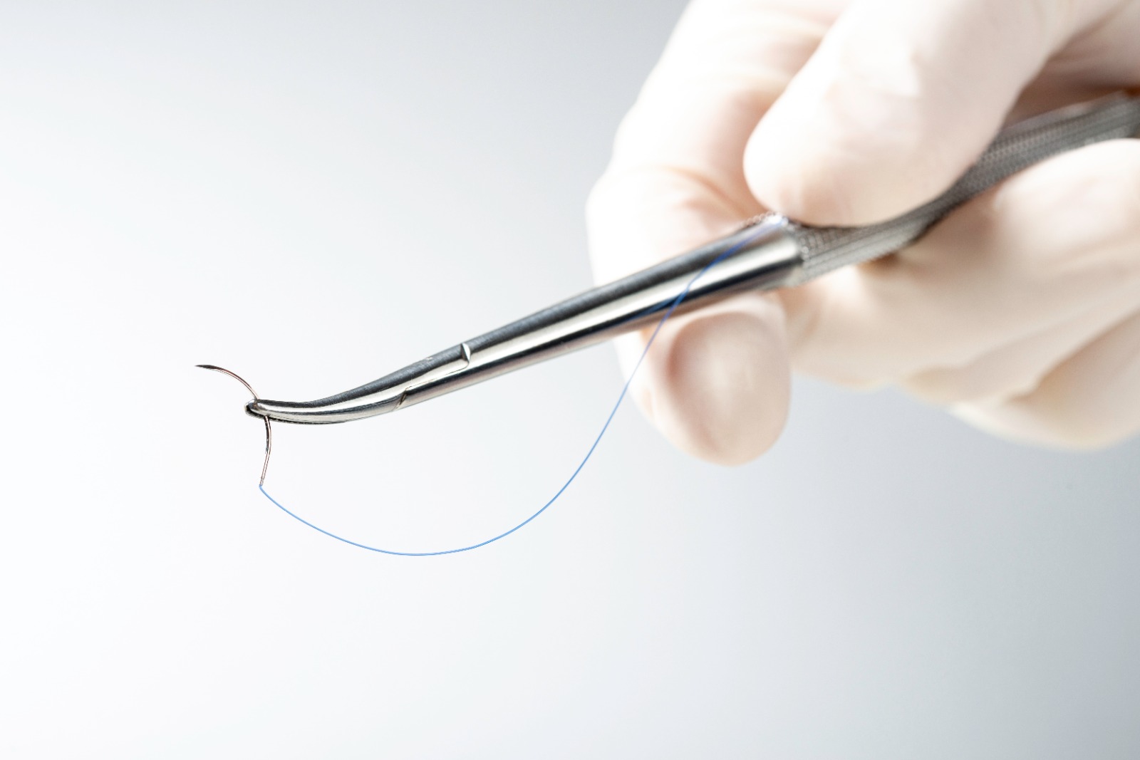 GI Baumgartner Needle Holder TC - Straight (14.5 Cm)